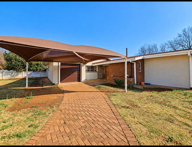 3 BEDROOM HOUSE FOR SALE IN THREE RIVERS